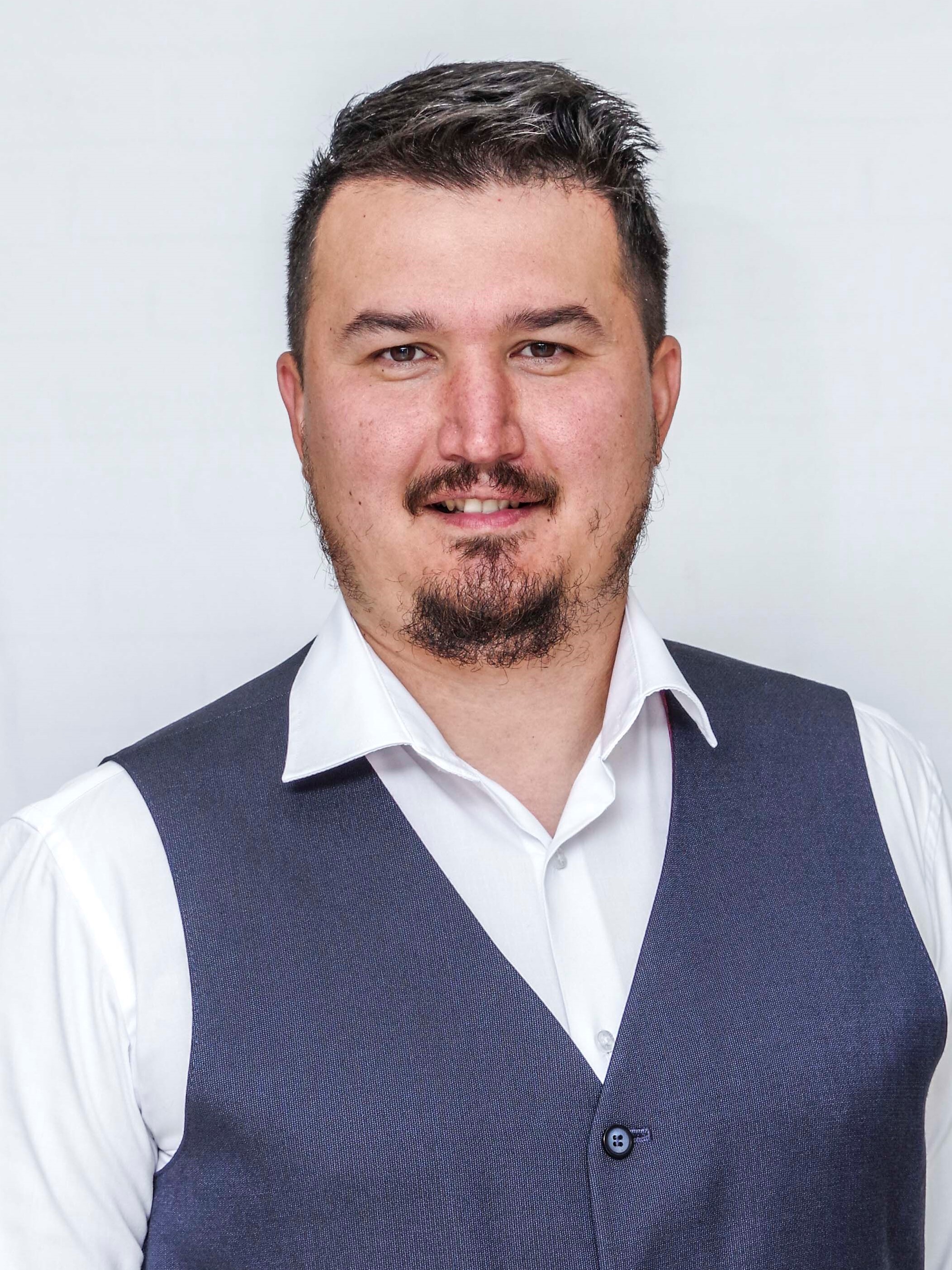Власов Александр Игоревич.